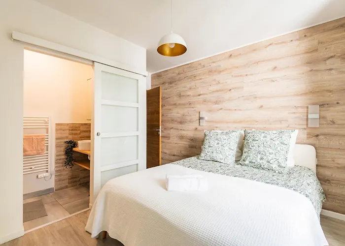 L'etape - Center - Cathedral * Reims